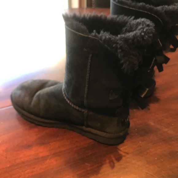 Black UGG bow tie boots - Picture 5 of 5